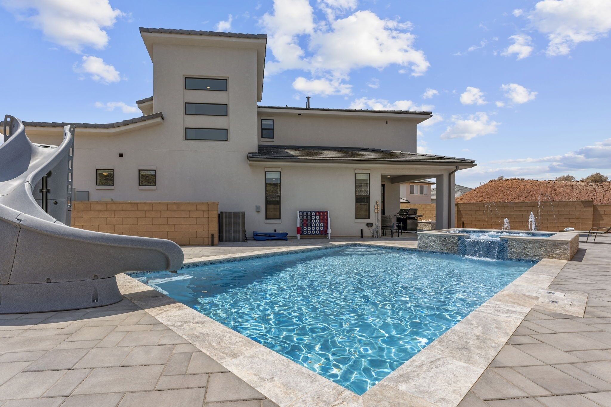 House, 5 Bedrooms | Pool