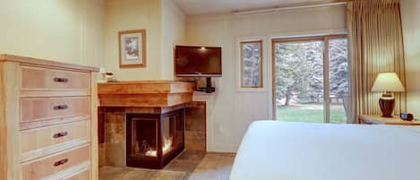 Estudio | Escritorio y espacio para trabajar con laptop