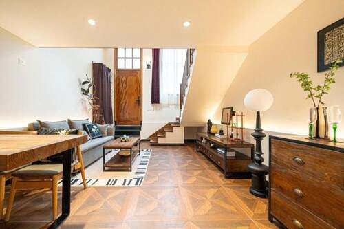 Shanghai Hills& Well-time MCM Family B&B