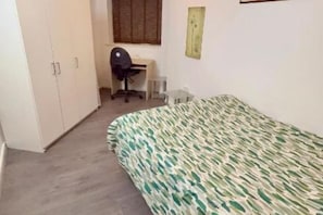 1 habitación, wifi y ropa de cama