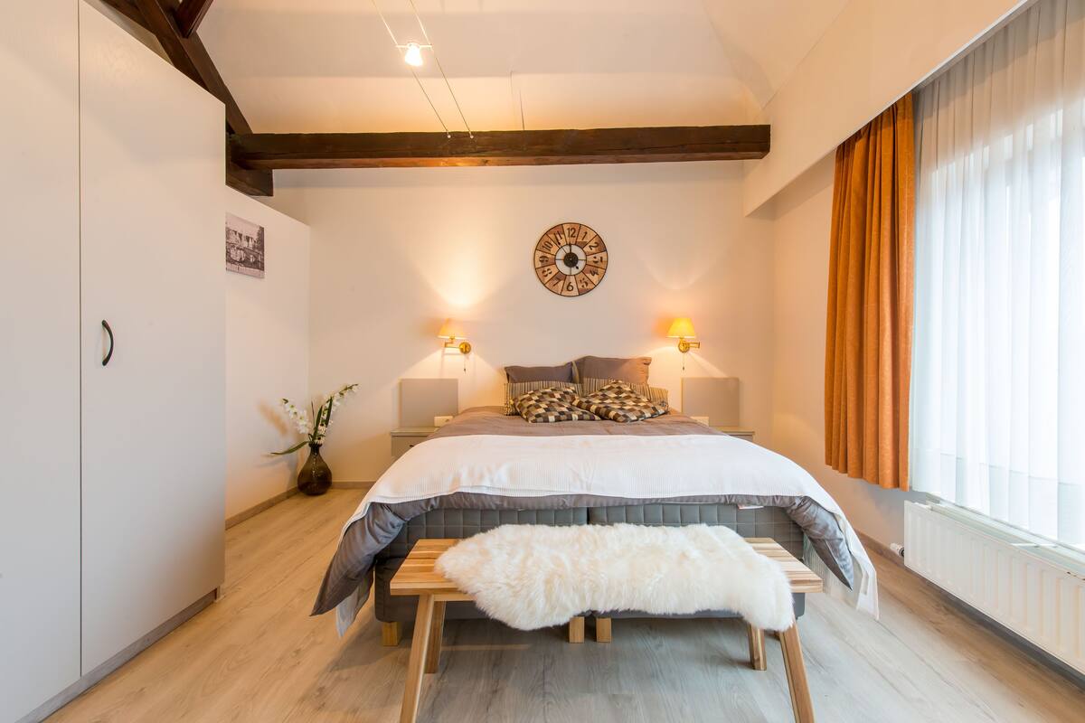 Căn hộ Tiêu chuẩn, 1 giường cỡ queen và sofa giường, quang cảnh thành phố | Truy cập Internet không dây miễn phí, bộ trải giường 