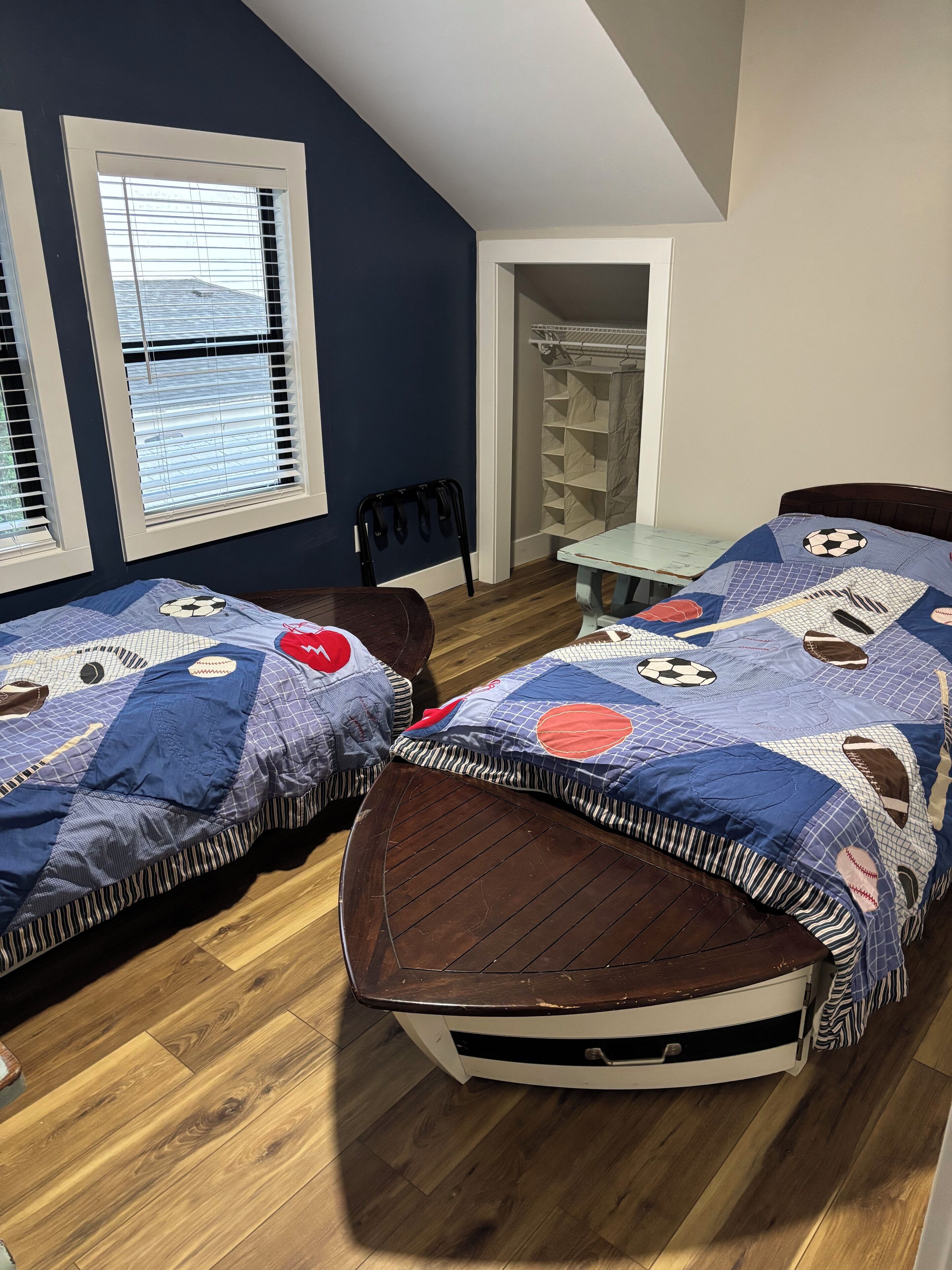 6 chambres, fer et planche à repasser, lit parapluie, Wi-Fi gratuit