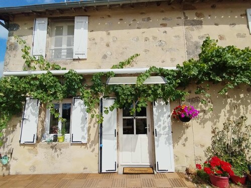 Beautiful guest room, old farmhouse full of character. Nature and countryside.