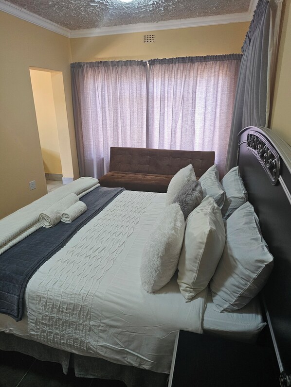 1 chambre, fer et planche à repasser, Wi-Fi, draps fournis