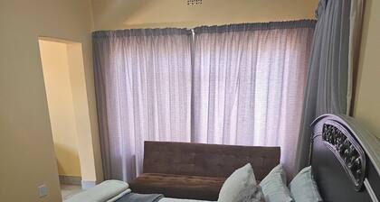 Serene apartment with fitness room in Bela-Bela