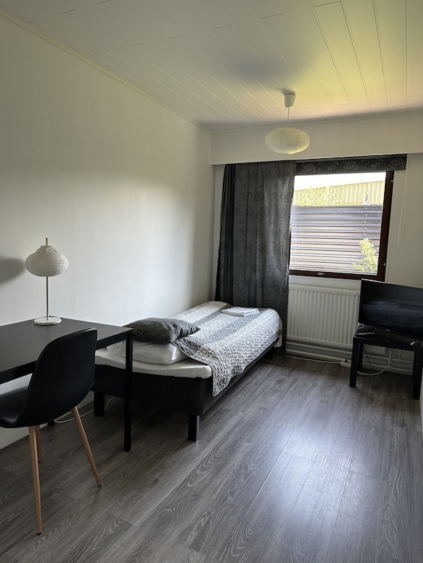 Room, 1 Bedroom, Accessible, Smoking | 1 bedroom