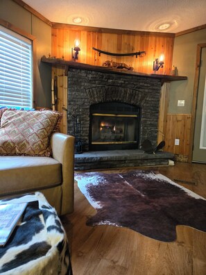 Televisie en een open haard