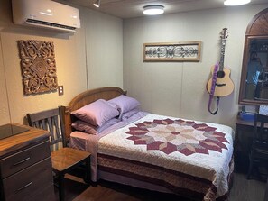 1 Schlafzimmer, Schreibtisch, Bügeleisen/Bügelbrett, kostenloses WLAN