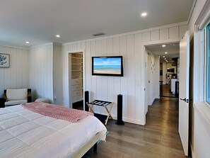 4 bedrooms, iron/ironing board, Internet, bed sheets