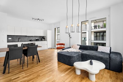Iconic 3 Room Apart. FRITZ I Centre I Family & Pet I Panzer Kaserne I Balcony