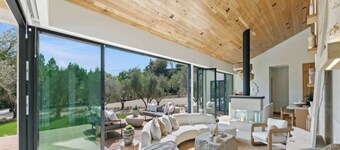 Lechusa - Secluded Creative Compound: Luxury 2-Acre Estate w/ Studio & Pool