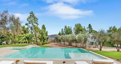 Lechusa - Secluded Creative Compound: Luxury 2-Acre Estate w/ Studio & Pool