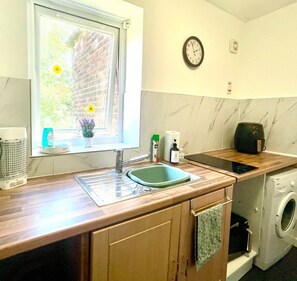 Fridge, microwave, stovetop, electric kettle