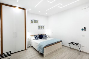 1 slaapkamer, een strijkplank/strijkijzer, wifi, beddengoed