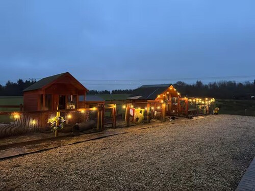 Relaxing 5-star Farm Stay, Sleeps 20 With Spa!