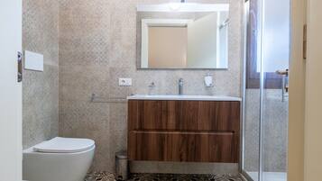 Doccia, asciugacapelli, asciugamani