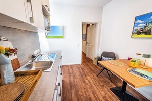 Fridge, dishwasher