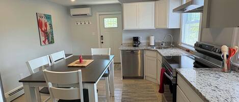 Microonde, forno, piano cottura, lavastoviglie