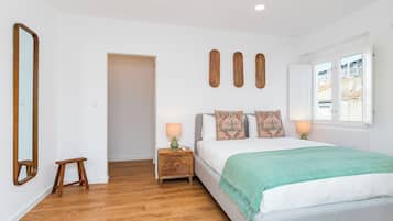 2 bedrooms, internet, bed sheets