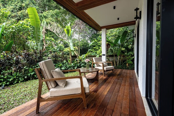 Vila, 3 quartos, piscina particular | Terraço/pátio