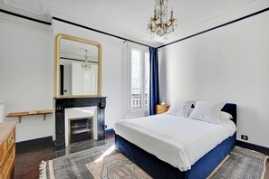 3 bedrooms, desk, iron/ironing board, free WiFi