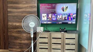 Shared Dormitory, 1 Bedroom, Accessible, Smoking | Bahagian dalam