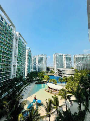 Shared Dormitory, 1 Bedroom, Accessible, Smoking | Pool | Outdoor pool - Room-condo Near Airport With PS4 and Par (Parañaque)