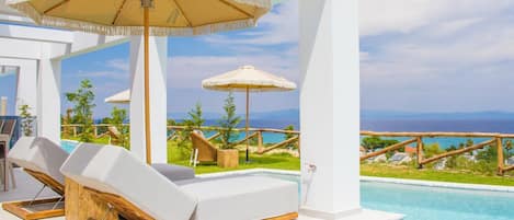 Vila Deluks | Teras/patio