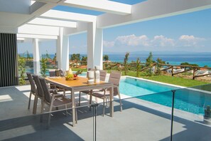 Vila standard | Terraço/pátio