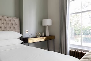 Apartment (3 Bedrooms) | 3 bedrooms, iron/ironing board, cribs/infant beds, bed sheets