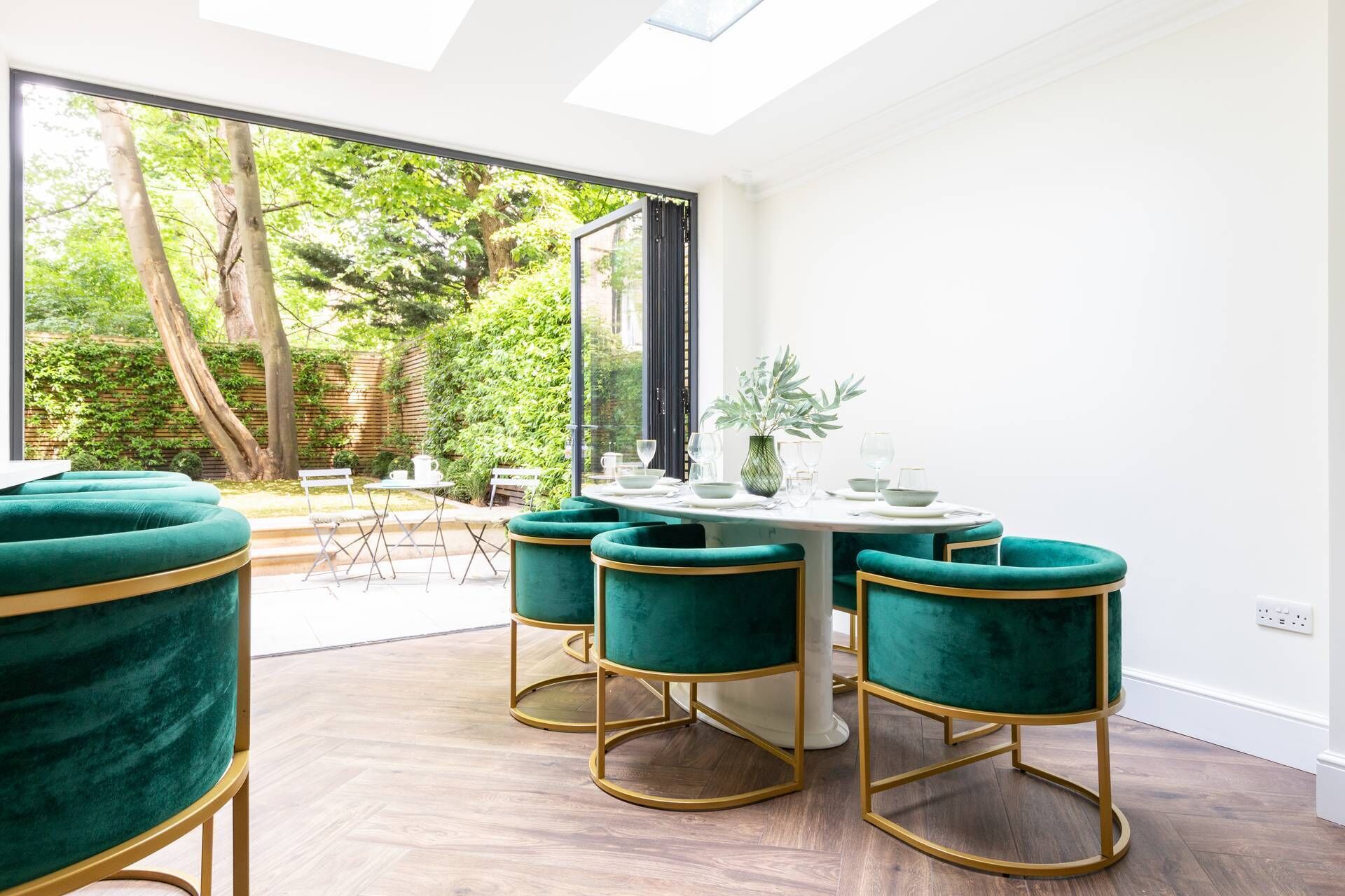 Apartment (3 Bedrooms) | Dining room