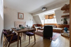 Apartemen (2 Bedrooms) | Ruang makan