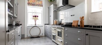 Clarendon Street by Onefinestay