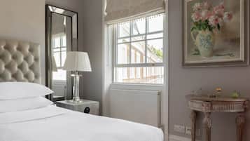 Apartment (3 Bedrooms) | 3 bedrooms, iron/ironing board, cribs/infant beds, bed sheets