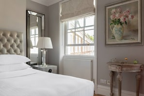 Apartment (3 Bedrooms) | 3 bedrooms, iron/ironing board, cribs/infant beds, bed sheets