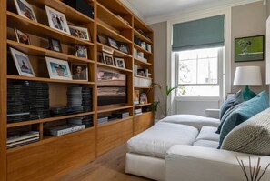 公寓 (3 Bedrooms) | 起居區 | 電視