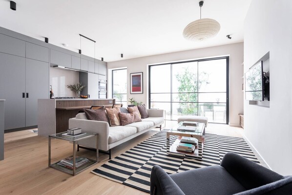 Apartamento (2 Bedrooms) | Área de estar | TV
