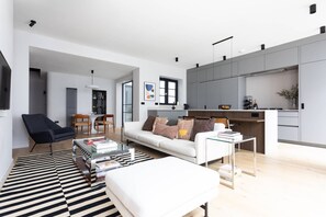 Appartement (2 Bedrooms) | Coin séjour | Télévision