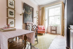 Apartment (6 Bedrooms) | Esszimmer