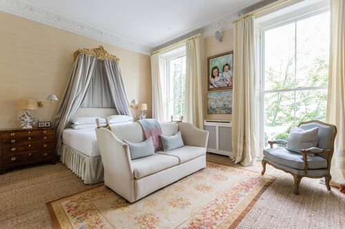 Brunswick Gardens II by Onefinestay