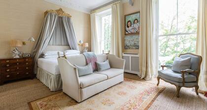 Brunswick Gardens II by Onefinestay