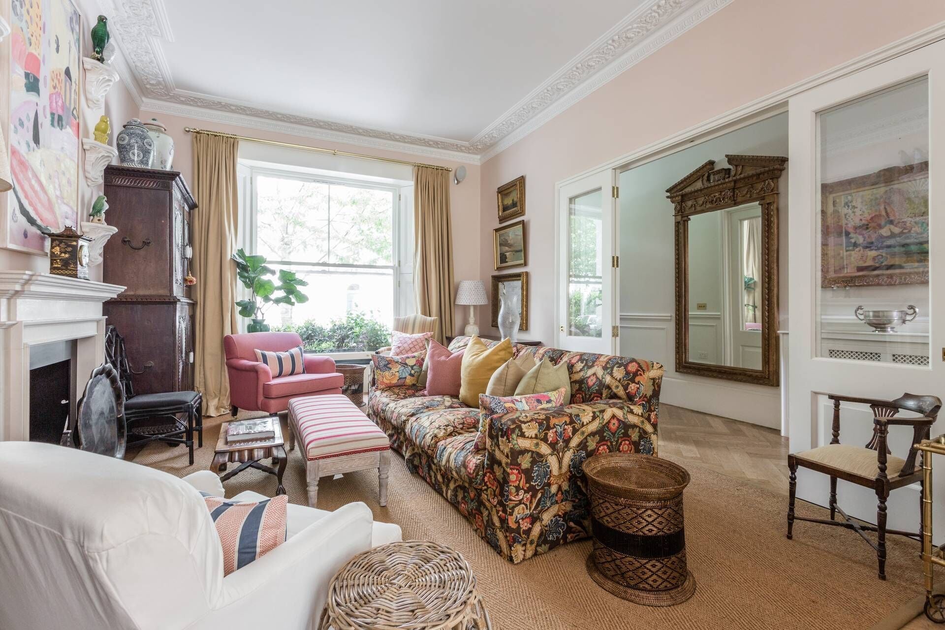 شقة (6 Bedrooms) | المنشأة من الداخل