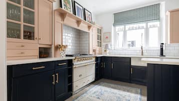 Apartment (4 Bedrooms) | Private kitchen