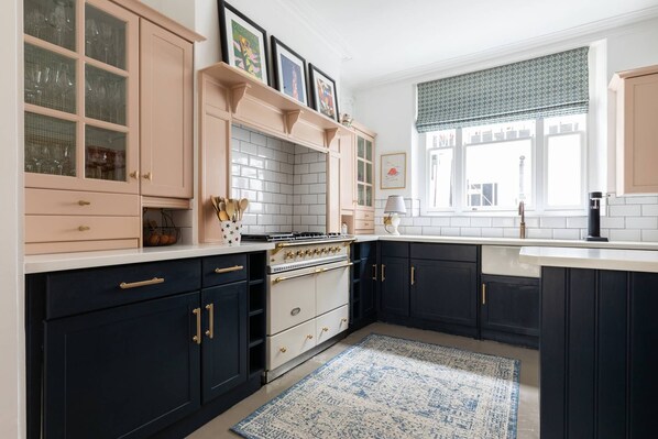 Lejlighed (4 Bedrooms) | Privat køkken | Mikrobølgeovn, opvaskemaskine, kaffe-/temaskine, elkedel