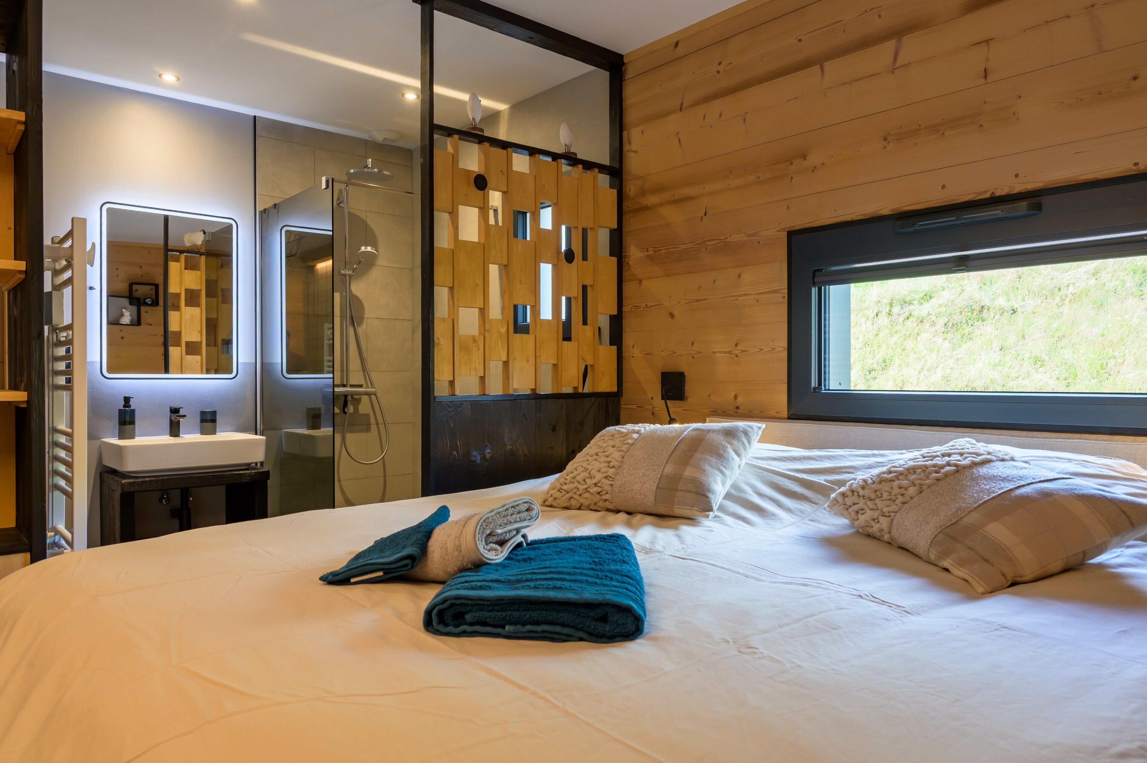 3 makuuhuonetta, silitysrauta/-lauta, Wi-Fi, vuodevaatteet