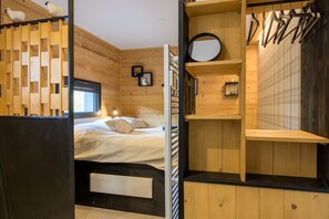 3 chambres, fer et planche à repasser, Wi-Fi, draps fournis