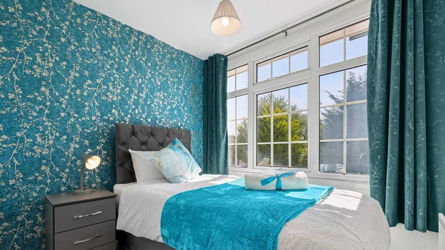 Cozy 3 bedroom house near hospital