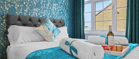 House, 3 Bedrooms, Non Smoking, Kitchen | Blackout drapes, iron/ironing board, free WiFi