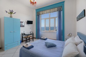 3 slaapkamers, een strijkplank/strijkijzer, wifi, beddengoed