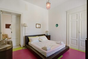 3 chambres, fer et planche à repasser, Wi-Fi, literie fournie